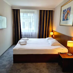 Hit 3*, Warsaw Poland